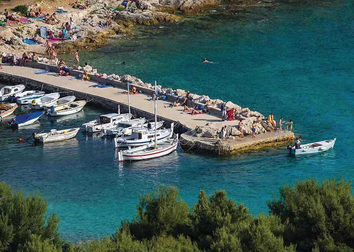 1 Bedroom Awesome In *